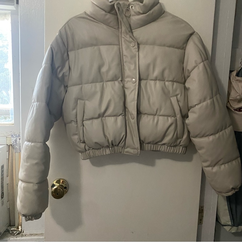 Cropped puffer jacket